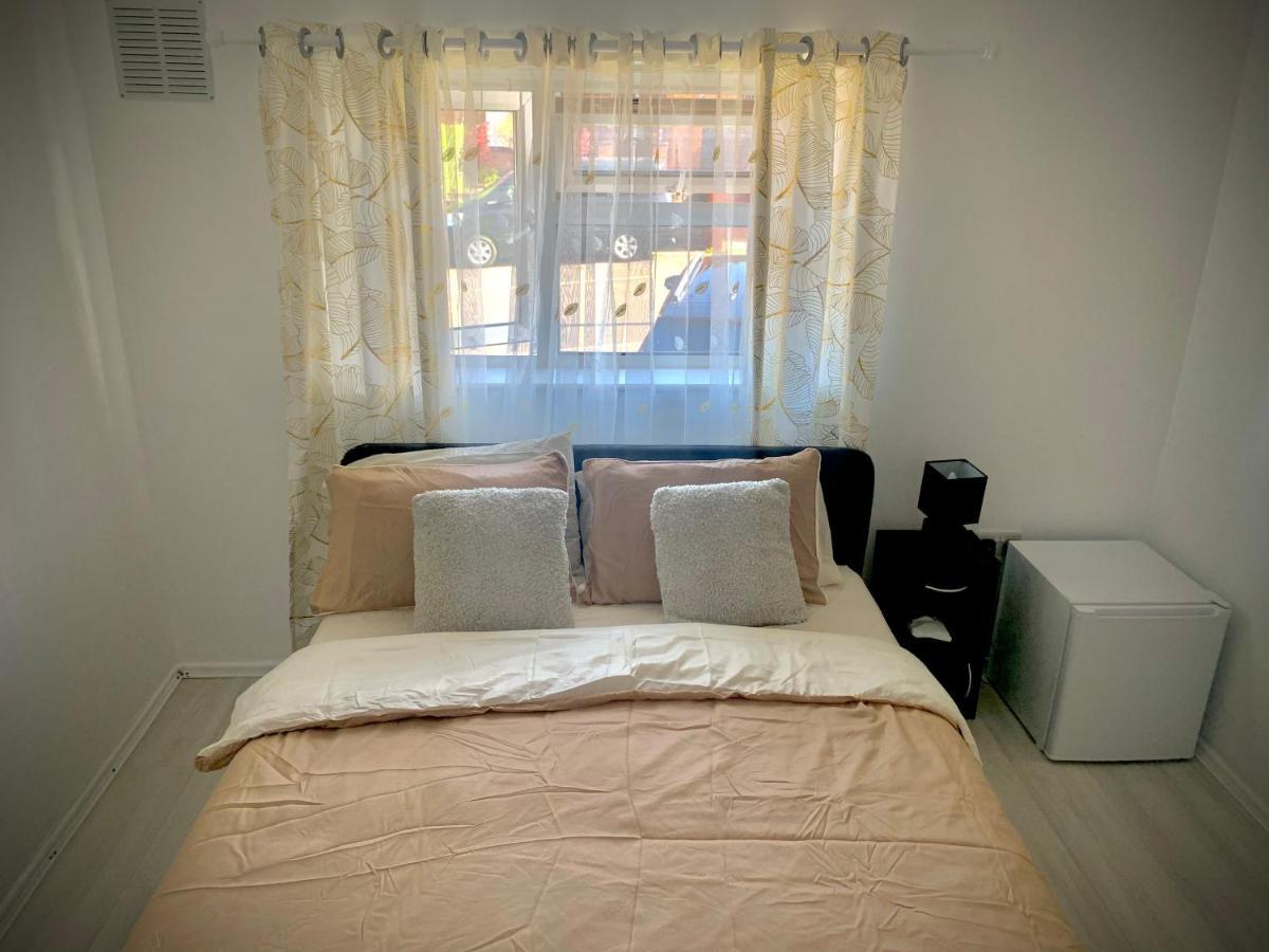 Double Room Bentilee Bucknall  Экстерьер фото