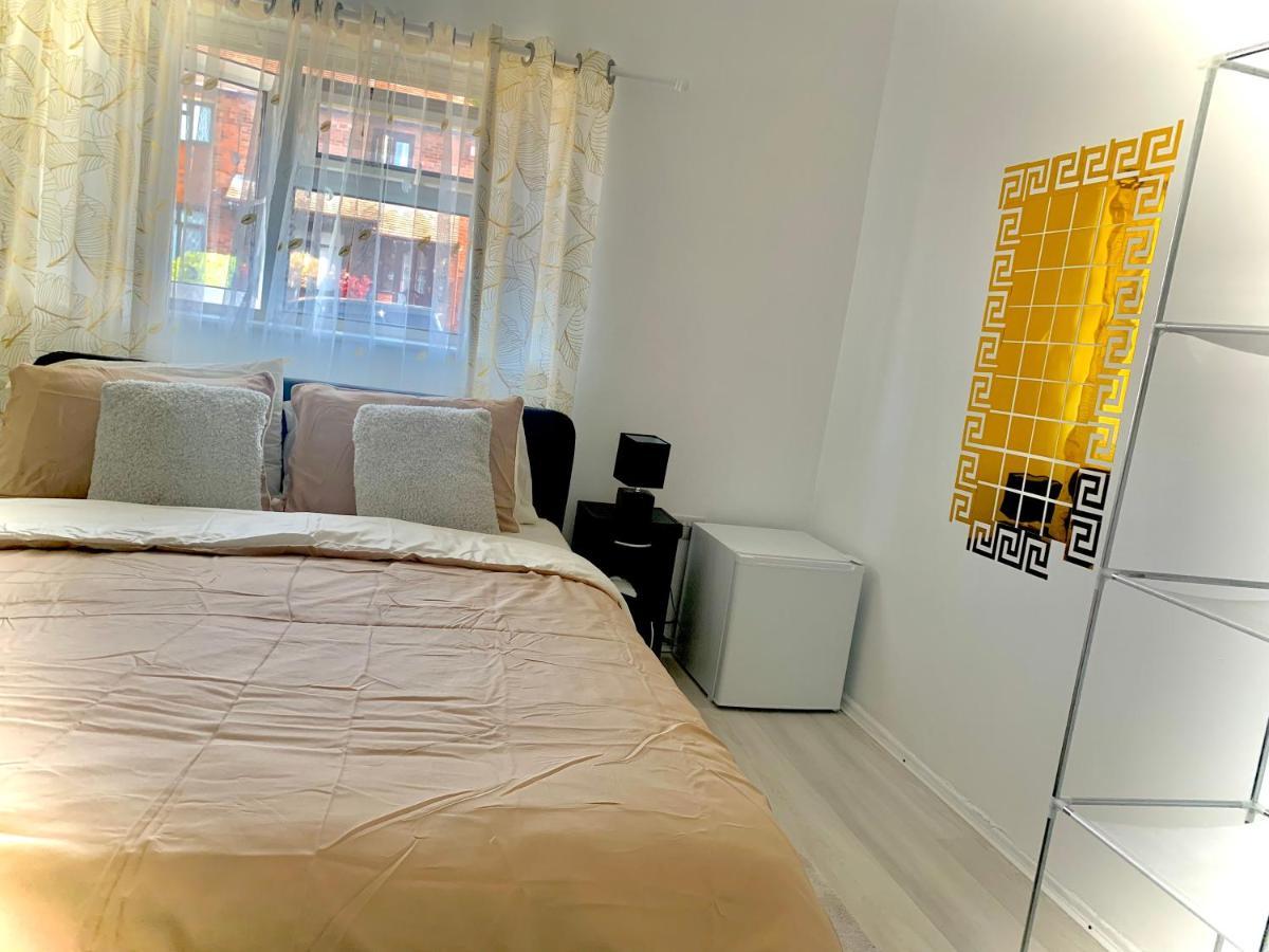 Double Room Bentilee Bucknall  Экстерьер фото
