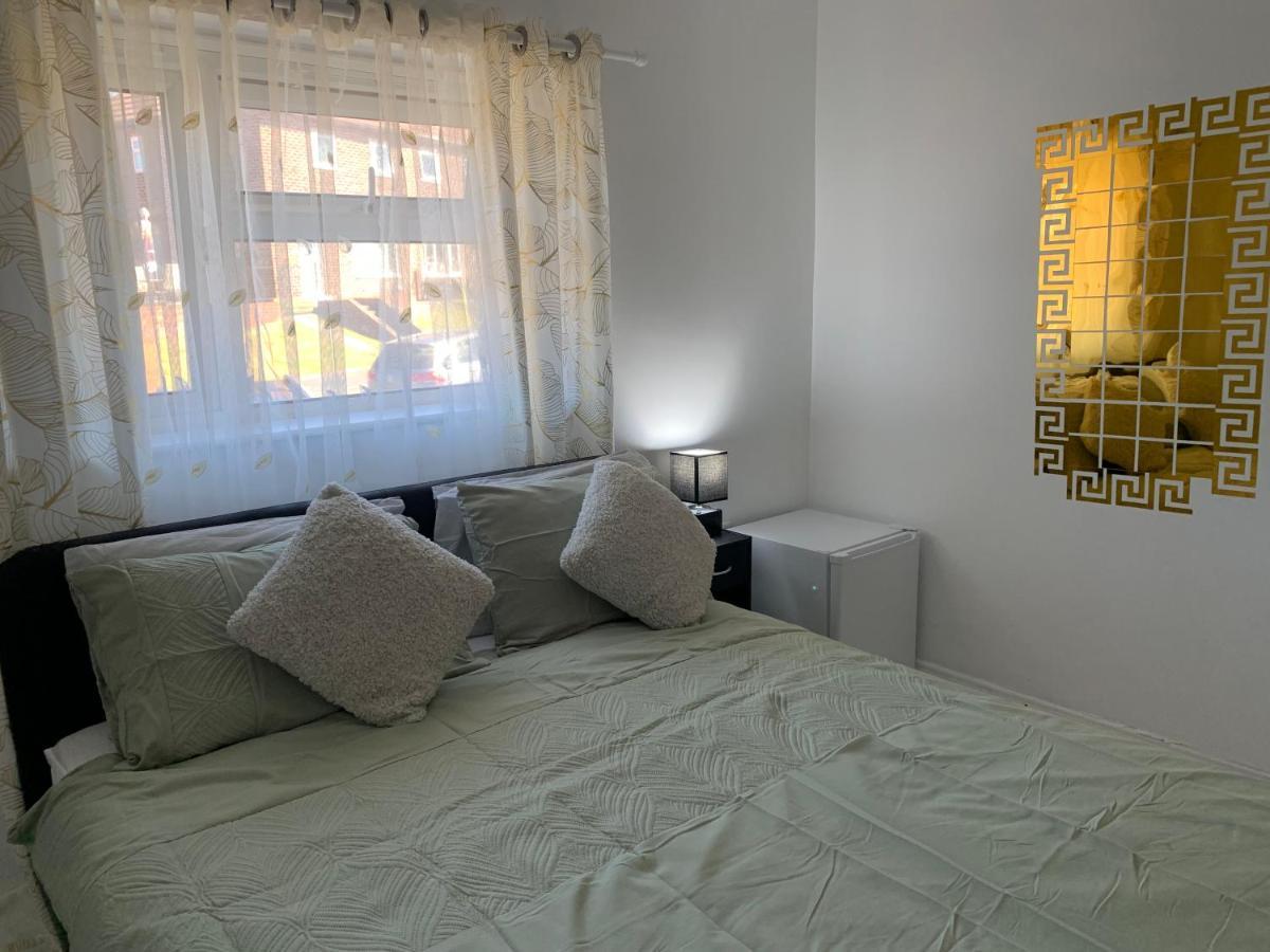 Double Room Bentilee Bucknall  Экстерьер фото